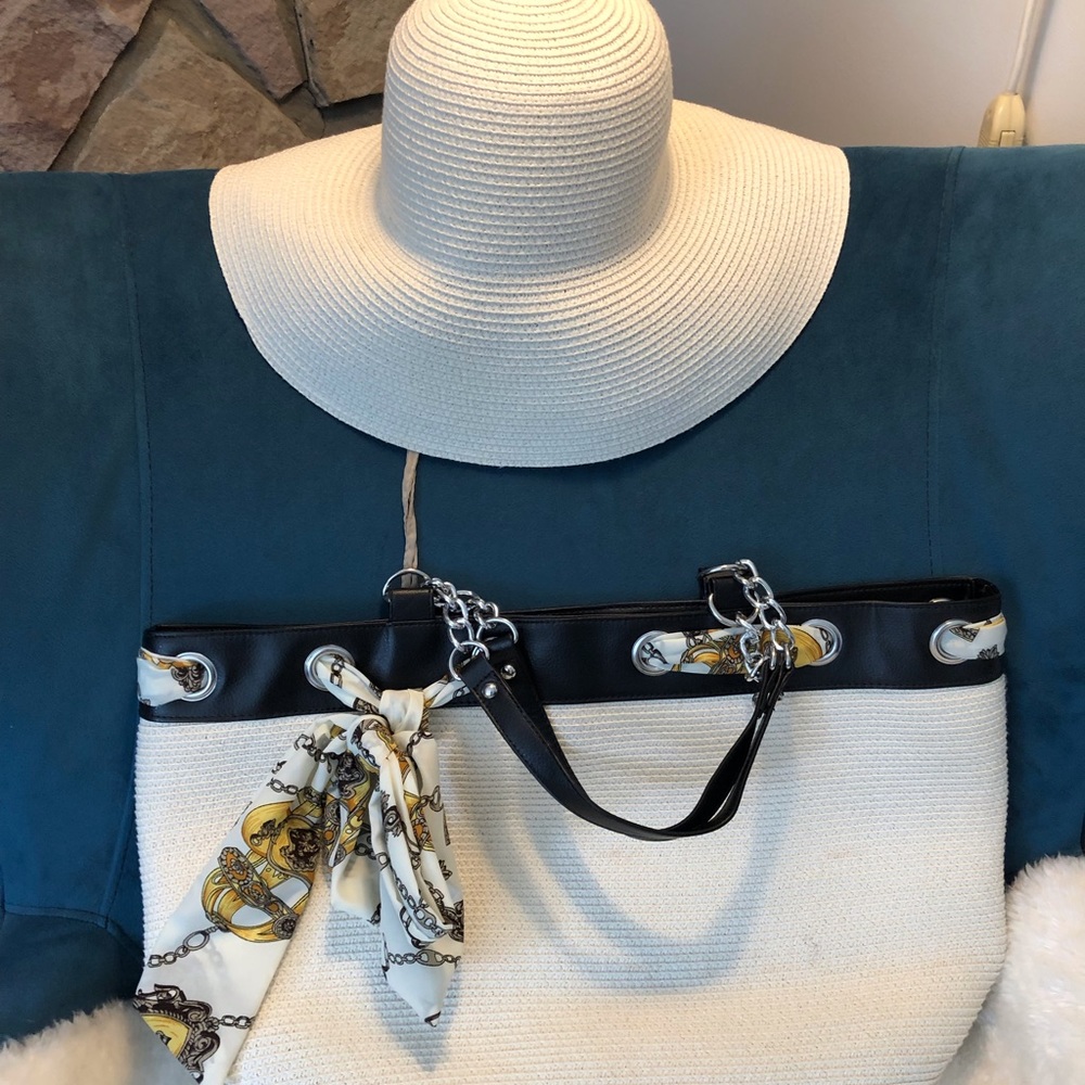 Sun hat and Beachbag